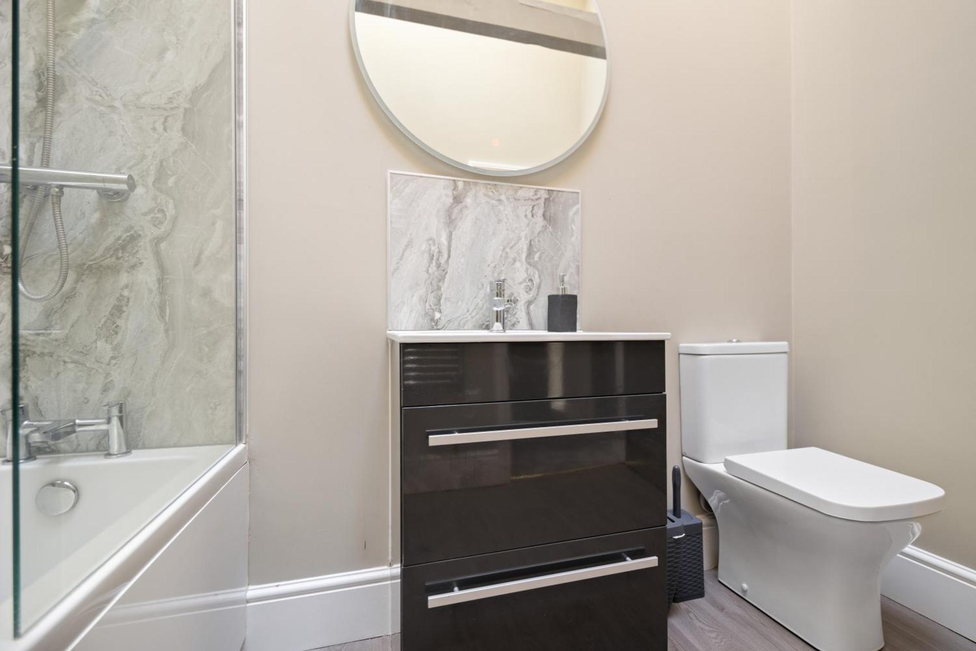 Whiskawaystays - Victoria House - Apartment 6 Worcester Esterno foto